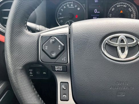 Used 2018 Toyota Tacoma TRD Sport image 16