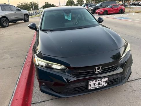 Used 2024 Honda Civic Touring image 2