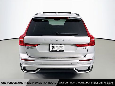 Used 2023 Volvo XC60 B5 Ultimate w/ Climate Package image 6
