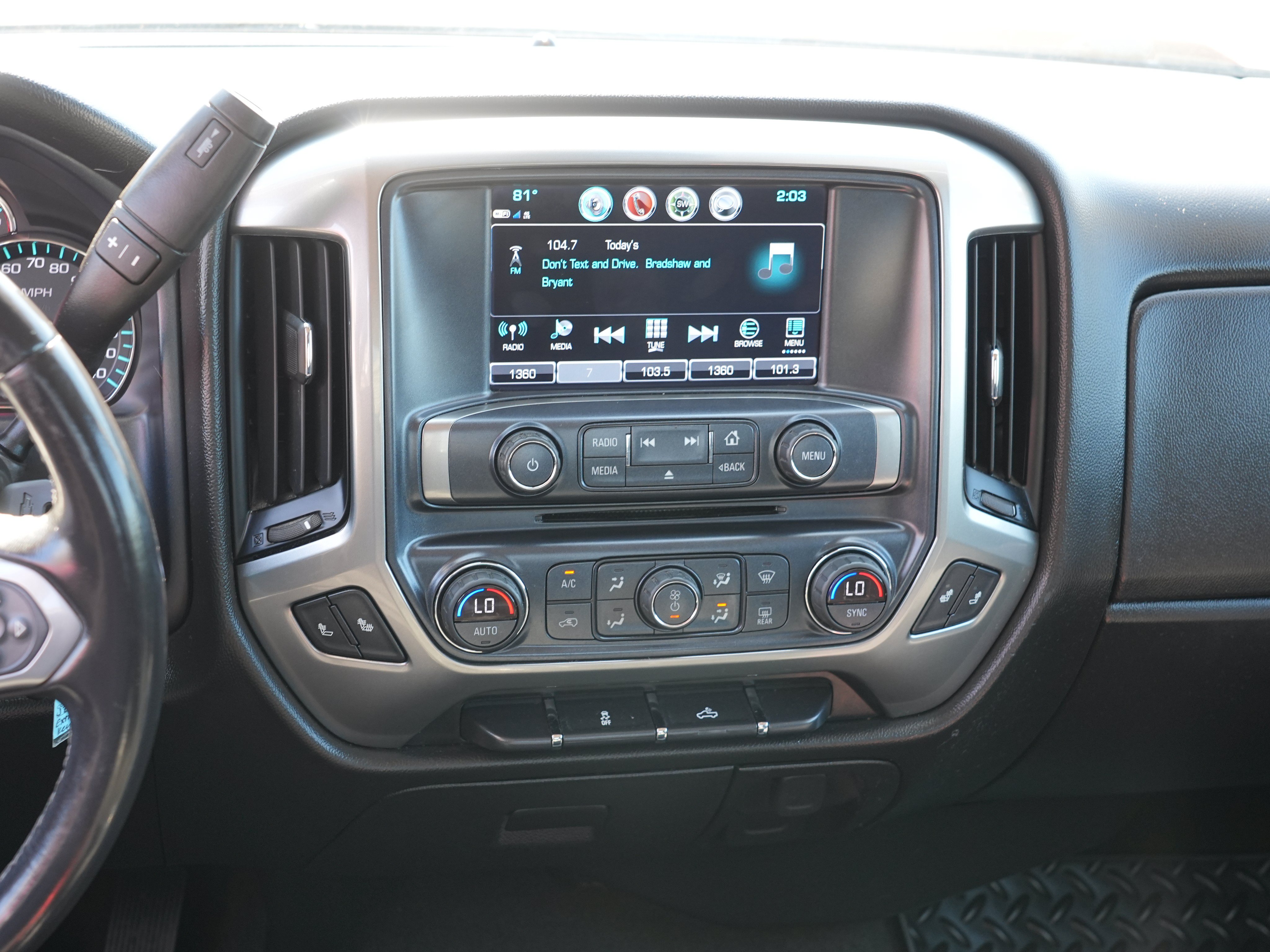 Used 2018 Chevrolet Silverado 1500 LT w/ All Star Edition AWD/4WD image 23