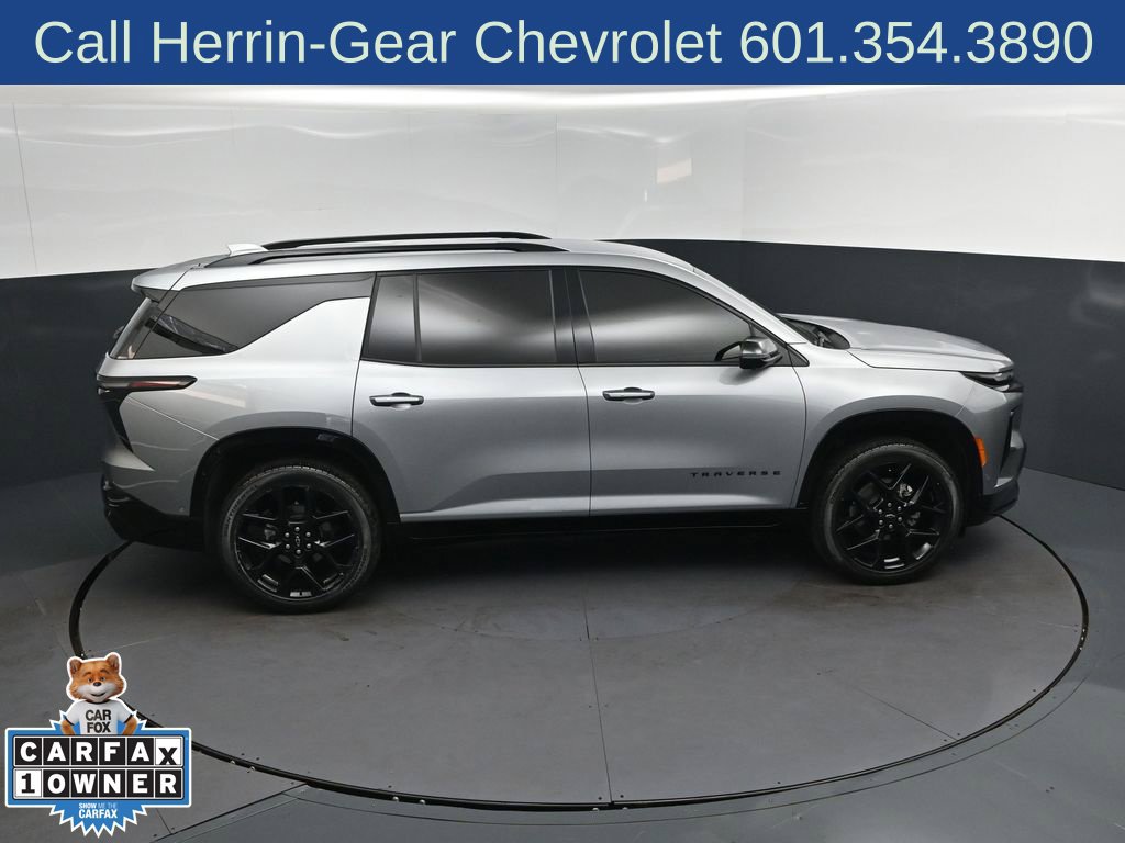 Used 2026 Chevrolet Traverse RS w/ LPO, Floor Liner Package FWD image 35