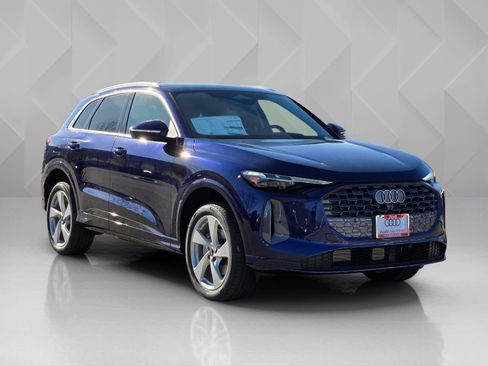 New 2025 Audi Q5 Premium AWD/4WD image 8
