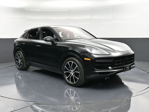 Used 2023 Porsche Cayenne Turbo S image 10
