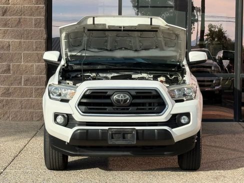 Used 2018 Toyota Tacoma SR5 image 22