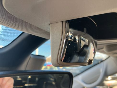 Used 2024 Chrysler Pacifica Touring-L image 20