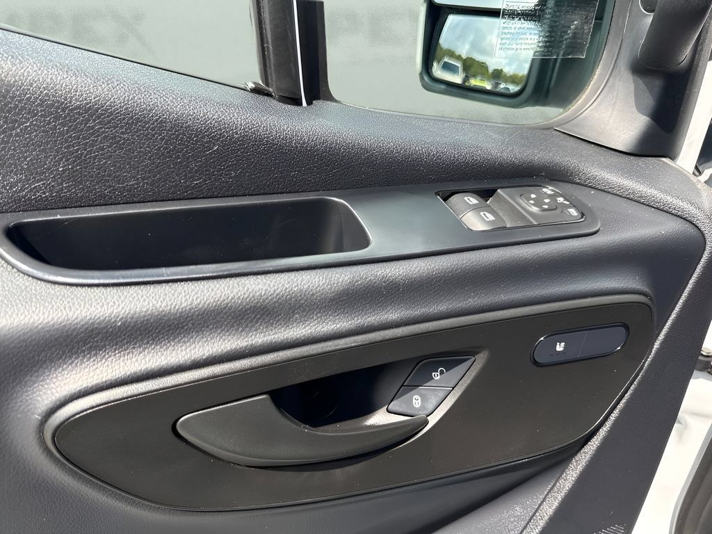 Used 2025 Mercedes-Benz Sprinter 2500 image 21