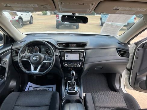 Used 2017 Nissan Rogue SV w/ SV Premium Package FWD image 23