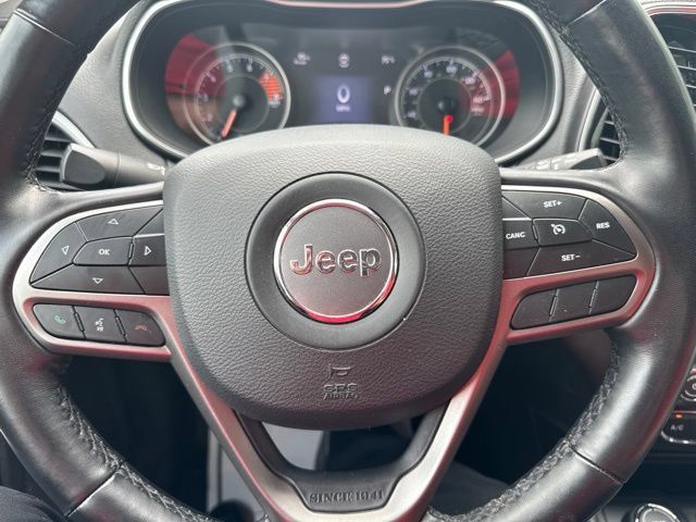 Used 2019 Jeep Cherokee Limited AWD/4WD image 19