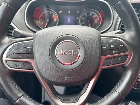 Used 2019 Jeep Cherokee Limited AWD/4WD image 19