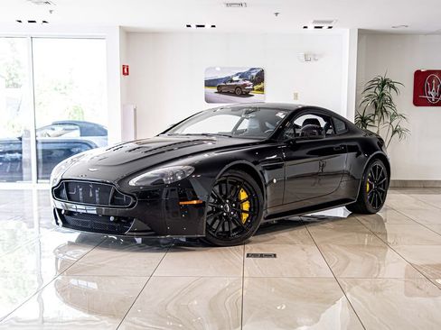 Used 2017 Aston Martin V12 Vantage S RWD image 1