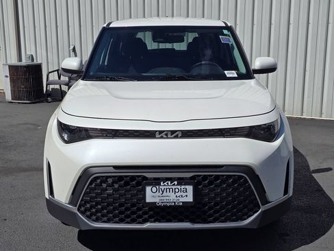 Used 2023 Kia Soul LX FWD image 2