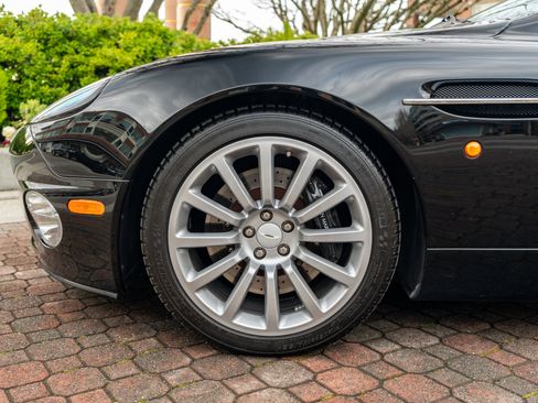 Used 2002 Aston Martin Vanquish image 4