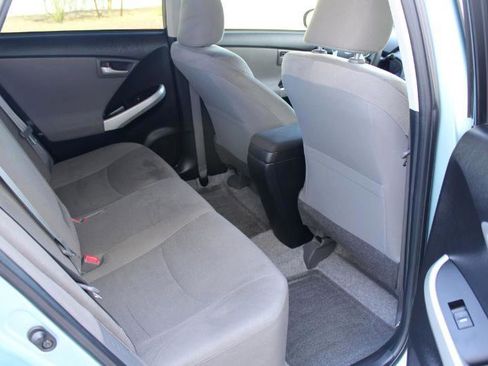 Used 2015 Toyota Prius Two FWD image 16