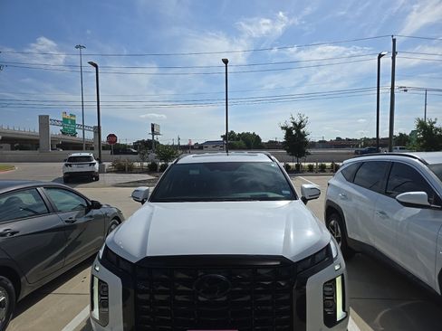 Used 2025 Hyundai Palisade Calligraphy AWD/4WD image 2