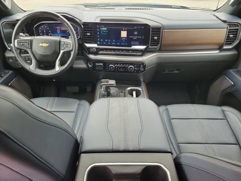 Used 2024 Chevrolet Silverado 1500 High Country w/ High Country Premium Package AWD/4WD image 12