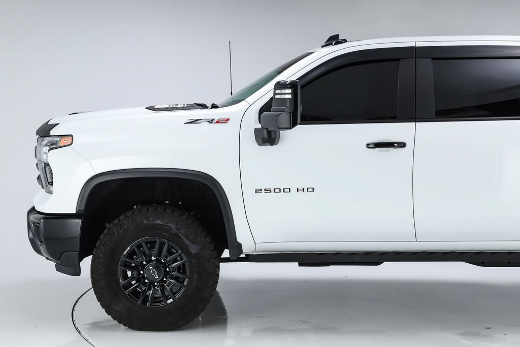 Used 2026 Chevrolet Silverado 2500 ZR2 AWD/4WD image 4