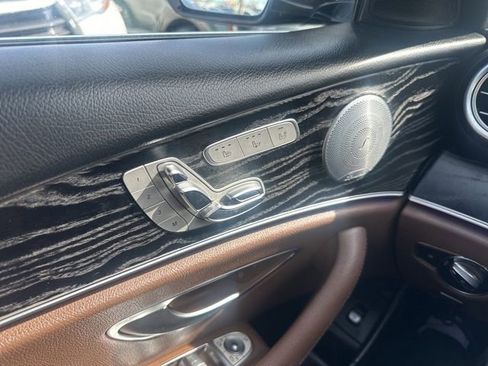 Used 2017 Mercedes-Benz E 300 4MATIC image 11
