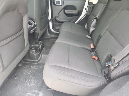 Used 2018 Jeep Wrangler Unlimited Sport S AWD/4WD image 23