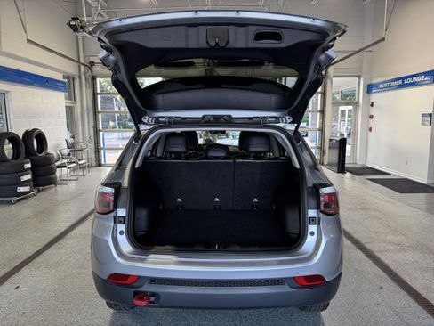 Used 2020 Jeep Compass Trailhawk AWD/4WD image 10
