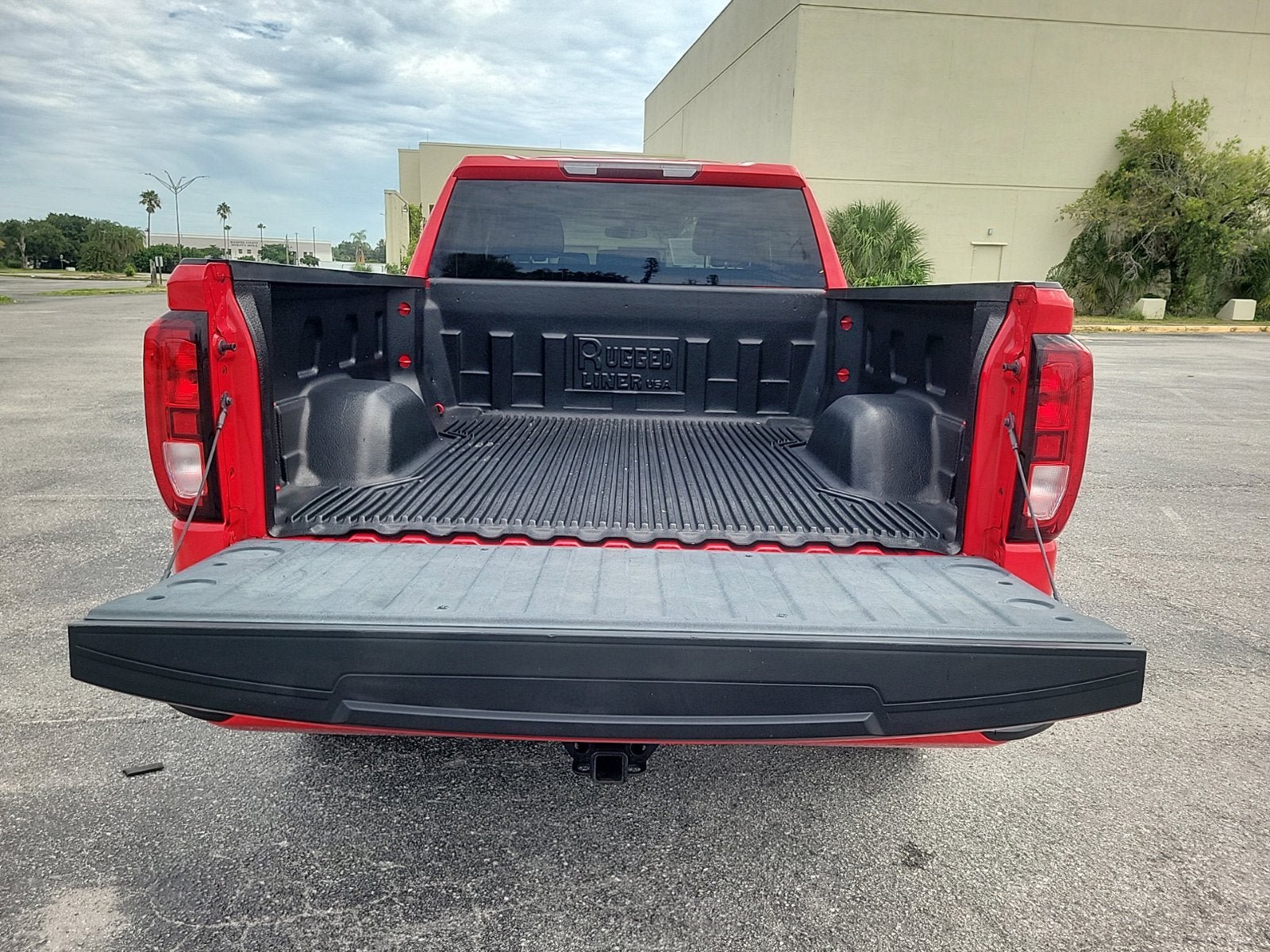Used 2019 GMC Sierra 1500 Elevation w/ Elevation Value Package RWD image 8