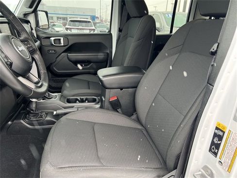 Used 2022 Jeep Gladiator Sport image 13