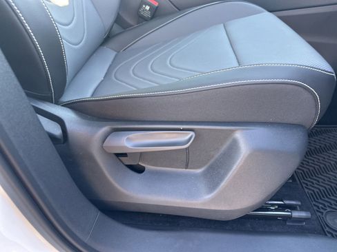 Certified 2025 Volkswagen Tiguan SE image 41