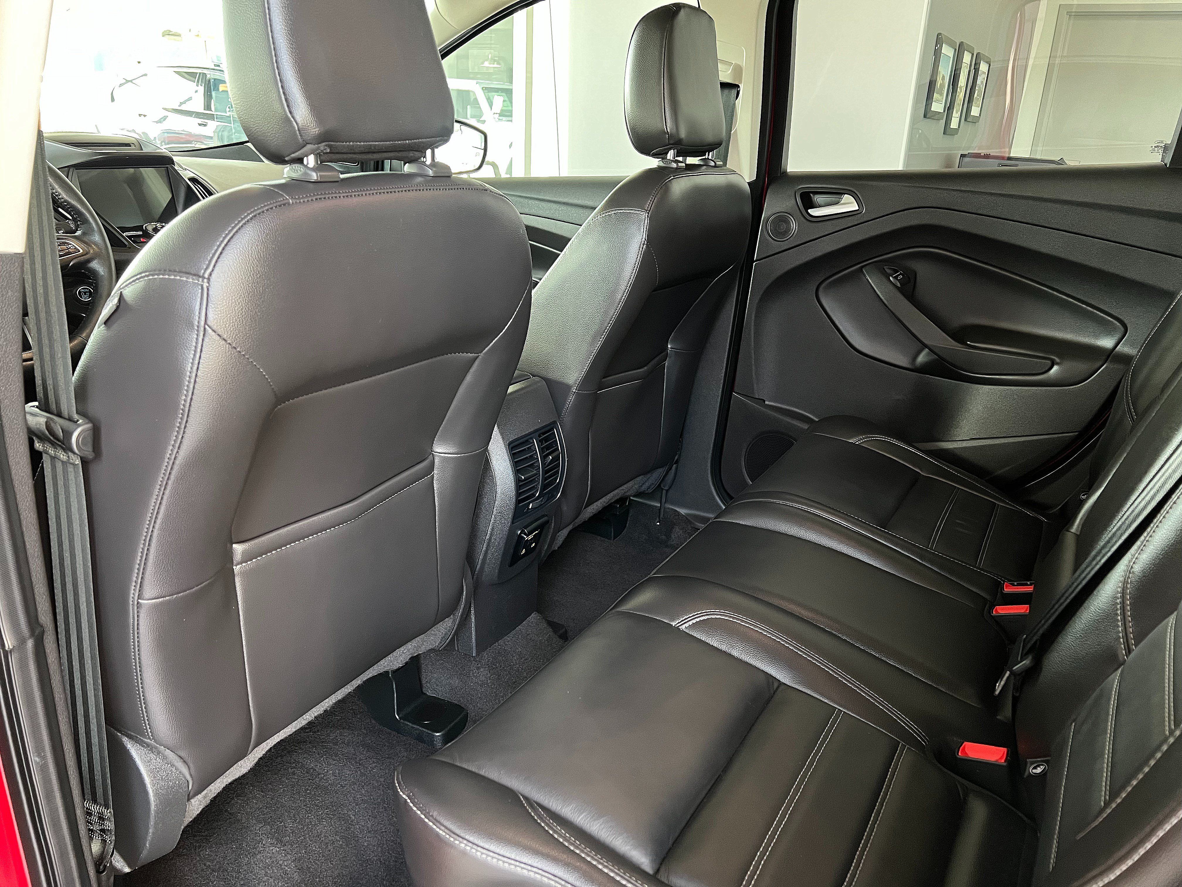 Used 2018 Ford Escape Titanium AWD/4WD image 18