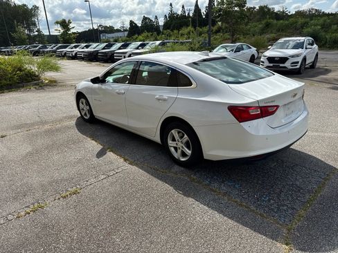 Used 2024 Chevrolet Malibu LT FWD image 3