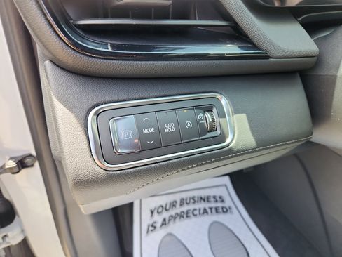 Used 2025 Buick Enclave Preferred FWD image 27