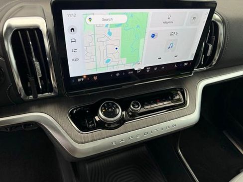 Used 2025 Ford Expedition Platinum w/ Platinum Ultimate Package AWD/4WD image 30