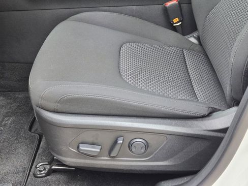New 2026 Kia Sportage LX w/ LX Convenience Package FWD image 19