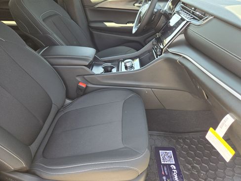 New 2026 Jeep Grand Cherokee L Laredo AWD/4WD image 11