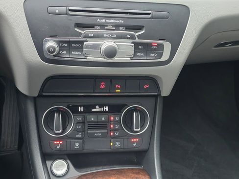 Used 2017 Audi Q3 2.0T Premium Plus w/ Premium Plus Package image 36