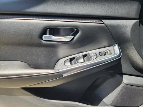 Used 2025 Nissan Sentra SR FWD image 21