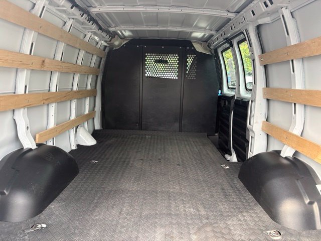 Used 2025 Chevrolet Express 2500 w/ Driver Convenience Package RWD image 9