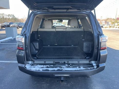 Used 2022 Toyota 4Runner SR5 Premium w/ Moonroof Package image 34