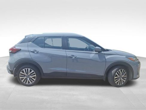 Certified 2024 Nissan Kicks SV FWD image 9