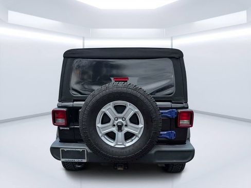 Used 2019 Jeep Wrangler Unlimited Sport S AWD/4WD image 4