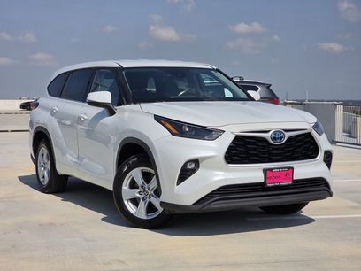 Used 2022 Toyota Highlander LE