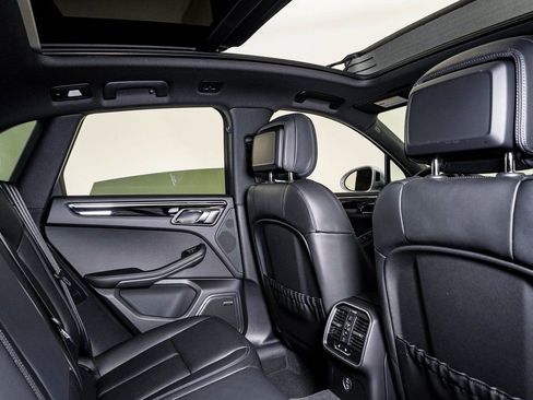 New 2026 Porsche Macan image 16