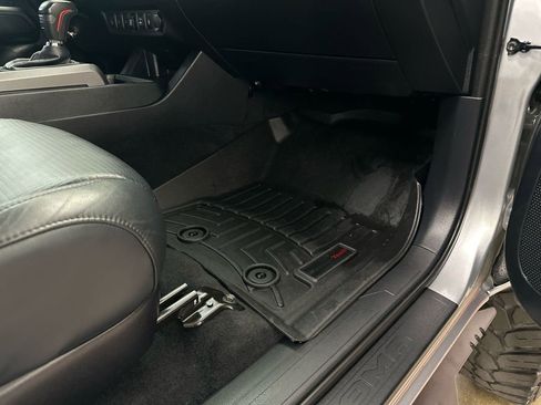 Used 2019 Toyota Tacoma TRD Sport image 95