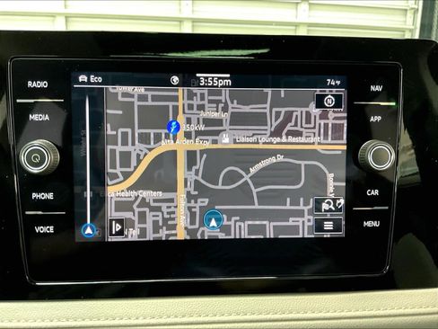 Used 2025 Volkswagen Taos SEL image 38