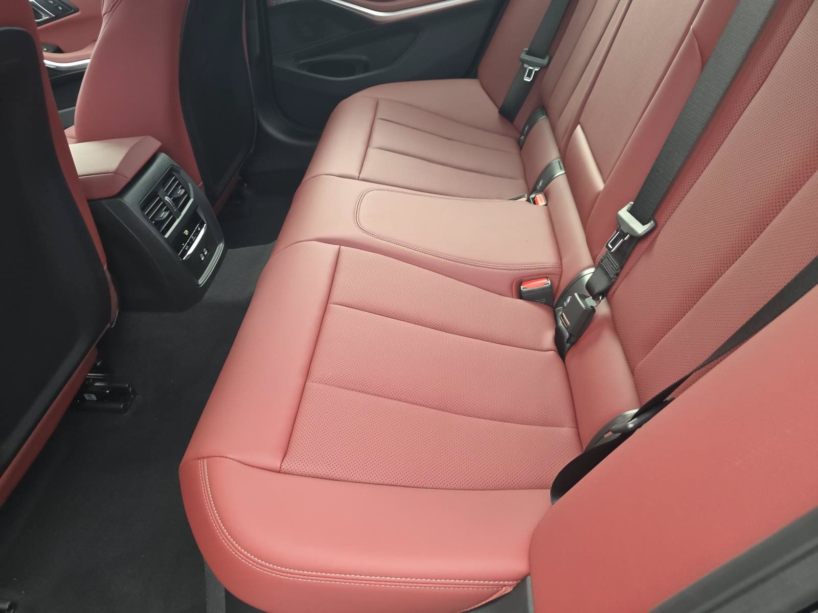 New 2026 BMW 330i Sedan w/ Convenience Package RWD image 13