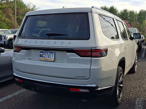 Used 2022 Jeep Wagoneer Series III w/ Premium Group I image 4