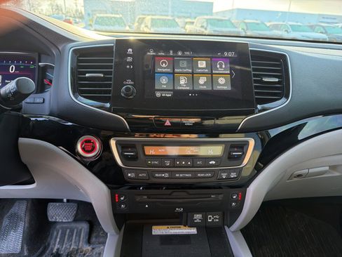 Used 2019 Honda Pilot Elite image 17
