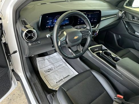 Used 2025 Chevrolet Equinox LT w/ Convenience Package II AWD/4WD image 12