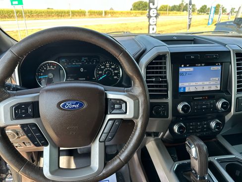 Used 2018 Ford F150 King Ranch image 46