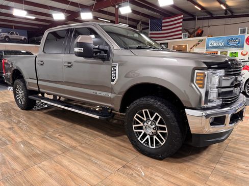 Used 2018 Ford F250 Lariat w/ Lariat Value Package image 3