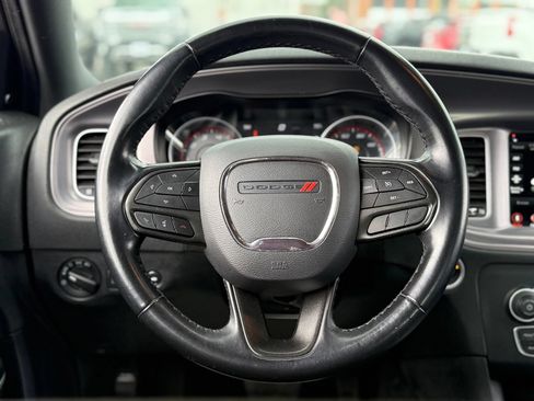 Used 2023 Dodge Charger SXT RWD image 19
