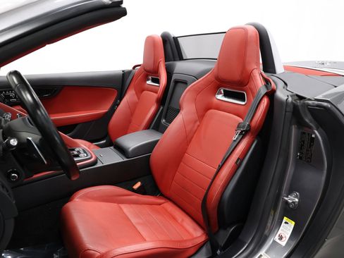 Used 2019 Jaguar F-TYPE 3.0 340 HP Convertible 2D image 3